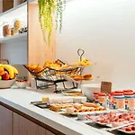 Apart Otel Adagio Opera 4*