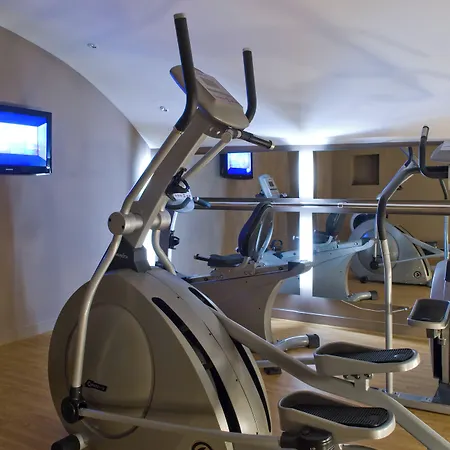 アパートホテル アパートホテル アダージョ オペラ 4*