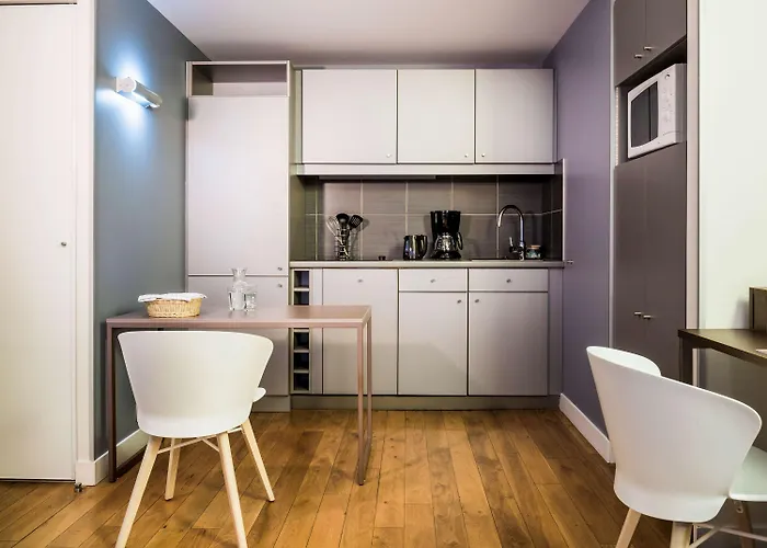 Adagio Opera Aparthotel 4*
