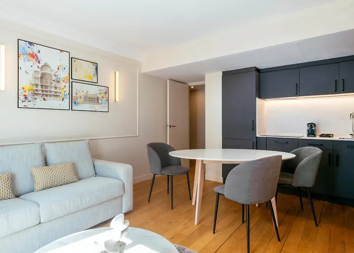 Apart-hotel Adagio Opera Paris