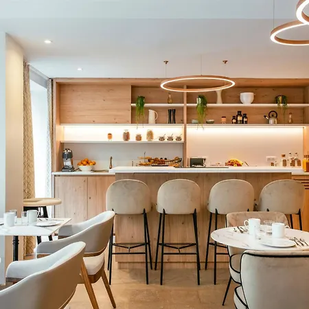 Adagio Opera Hotel apartamentowy 4*