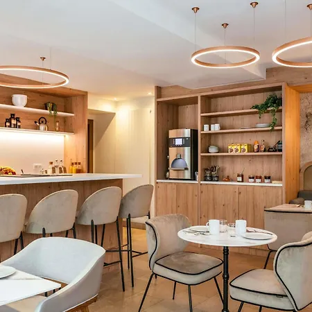 Hotel apartamentowy Adagio Opera 4*