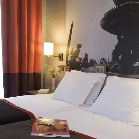 Adagio Opera Hotel apartamentowy 4*