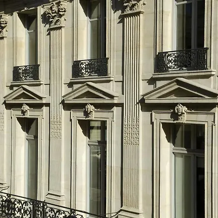 Hotel apartamentowy Adagio Opera 4*