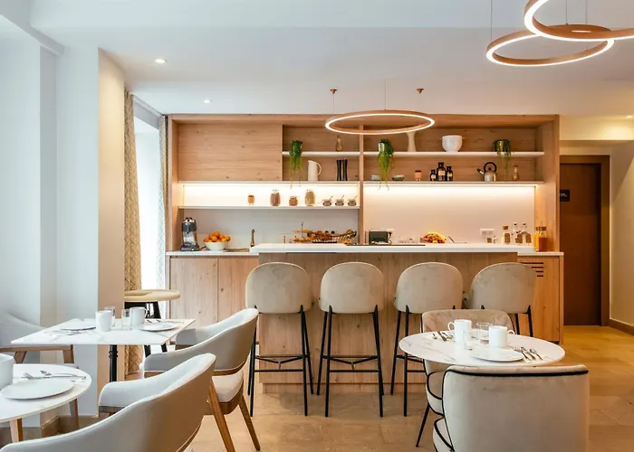 Adagio Opera Aparthotel 4*