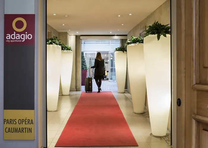 Adagio Opera Aparthotel 4*