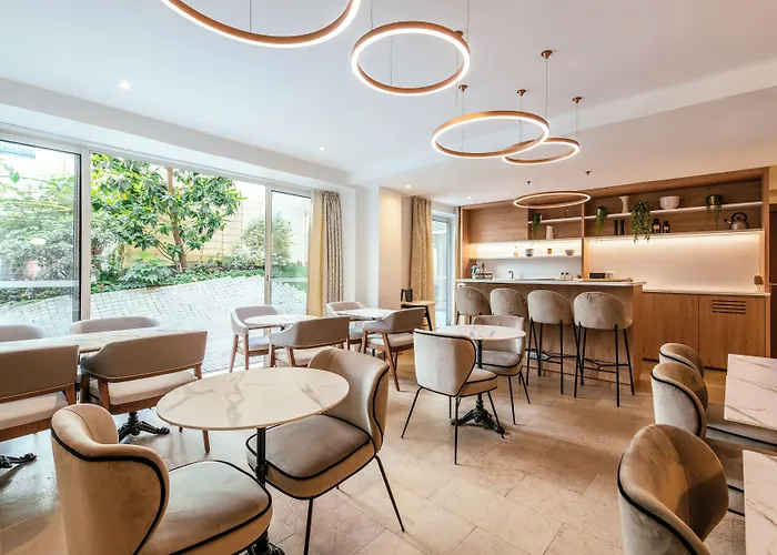 Adagio Opera Aparthotel 4*